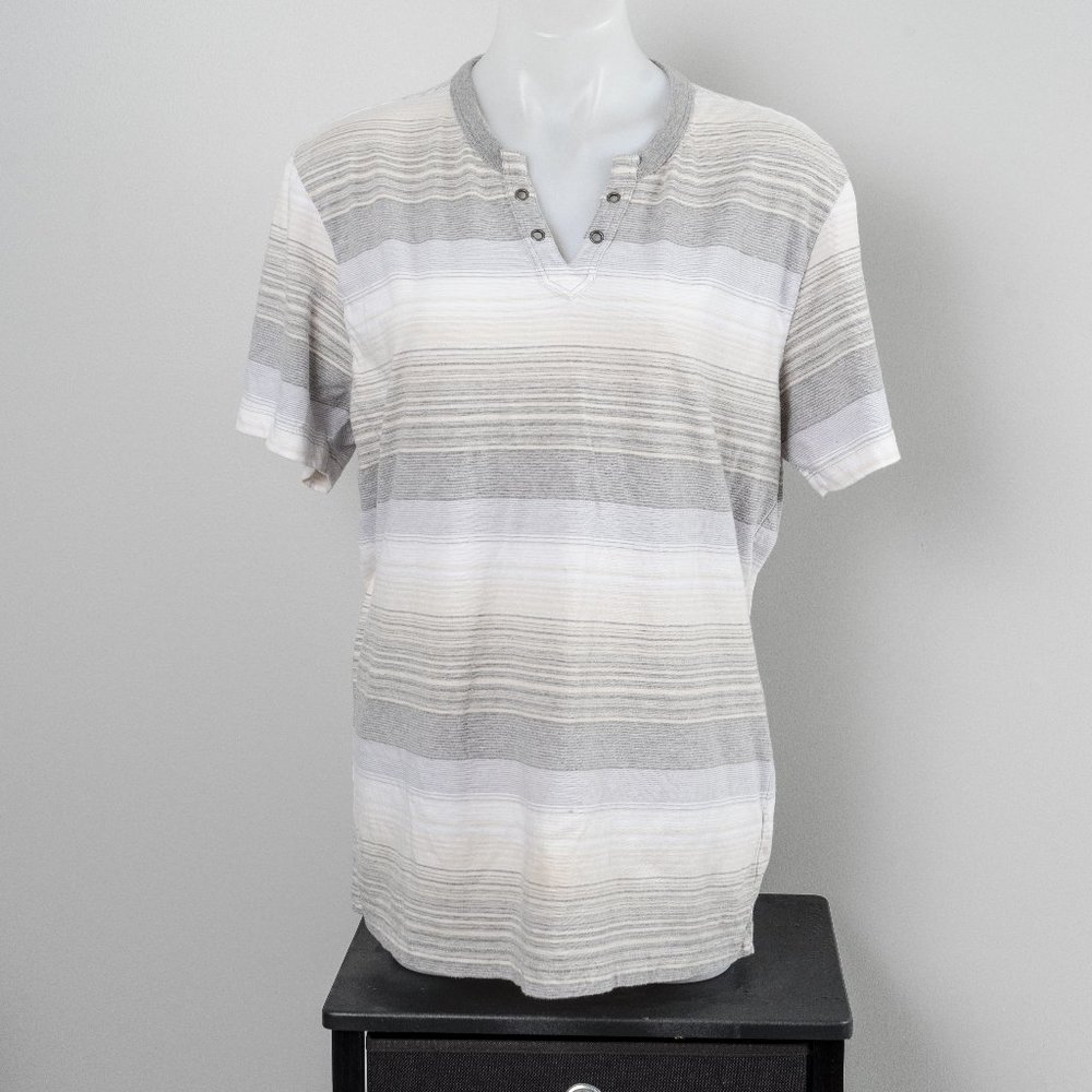 striped Kenneth Cole T - XL